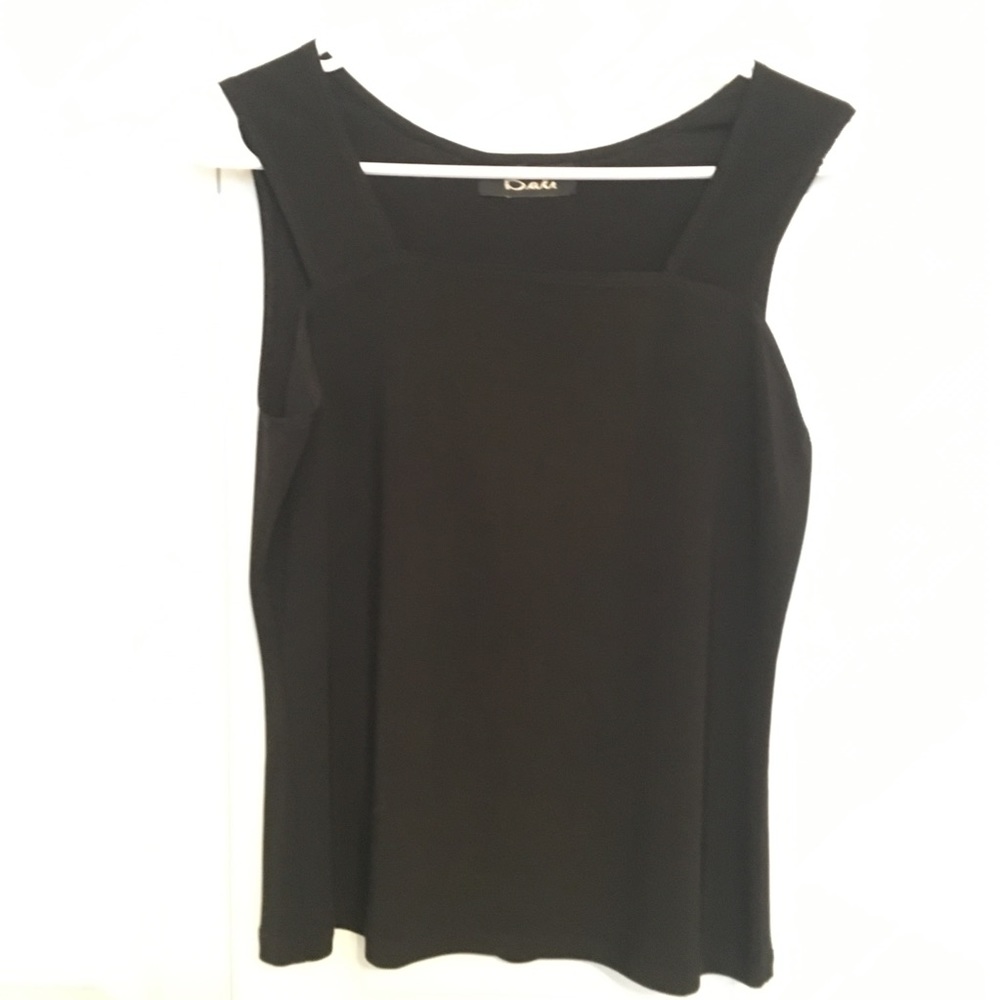 MAKE AN OFFER Bali Black Square-Neck Tank